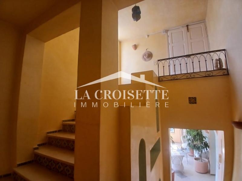 Duplex avec terrasse S+4 à La Marsa