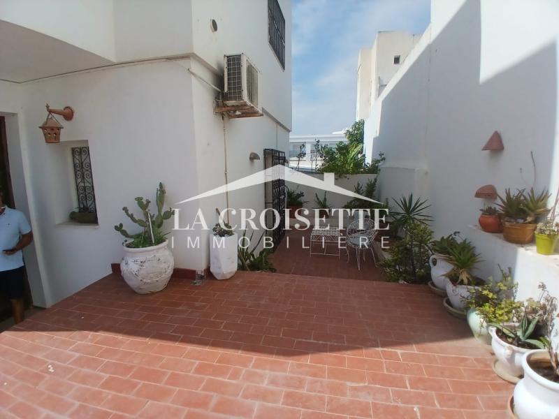 Duplex avec terrasse S+4 à La Marsa