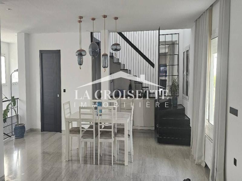 Duplex S+3 avec terrasse aux Jardins de Carthage 