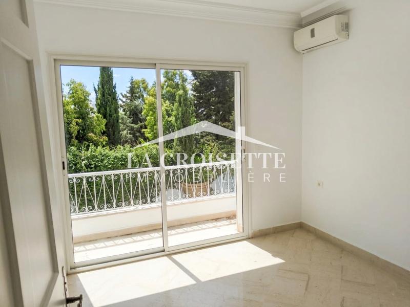 Duplex S+3 avec piscine à Gammarth