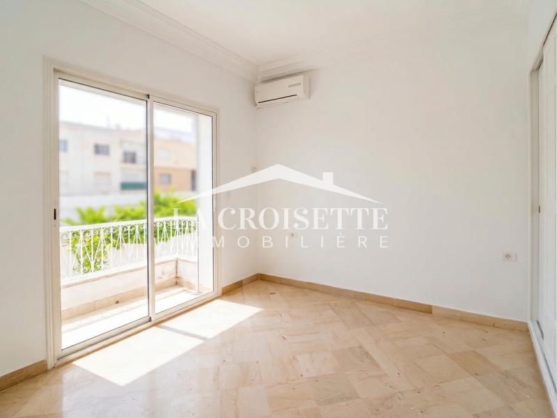 Duplex S+3 avec piscine à Gammarth