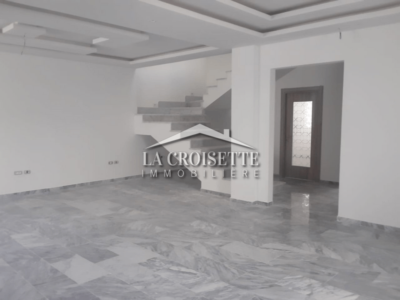 Duplex S+3 avec jardin à La Soukra 