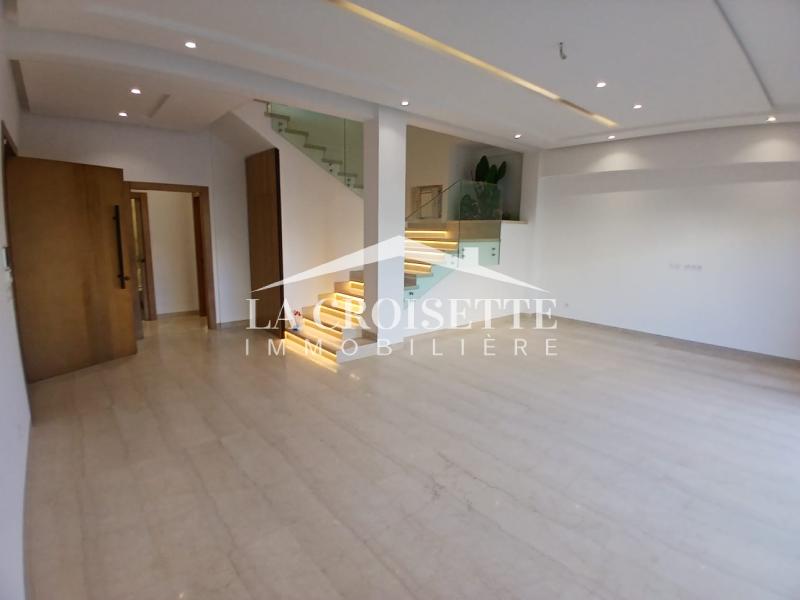Duplex S+4 avec jardin aux Jardins de Carthage
