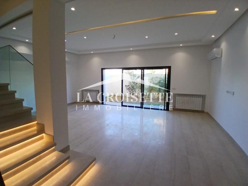 Duplex S+4 avec jardin aux Jardins de Carthage