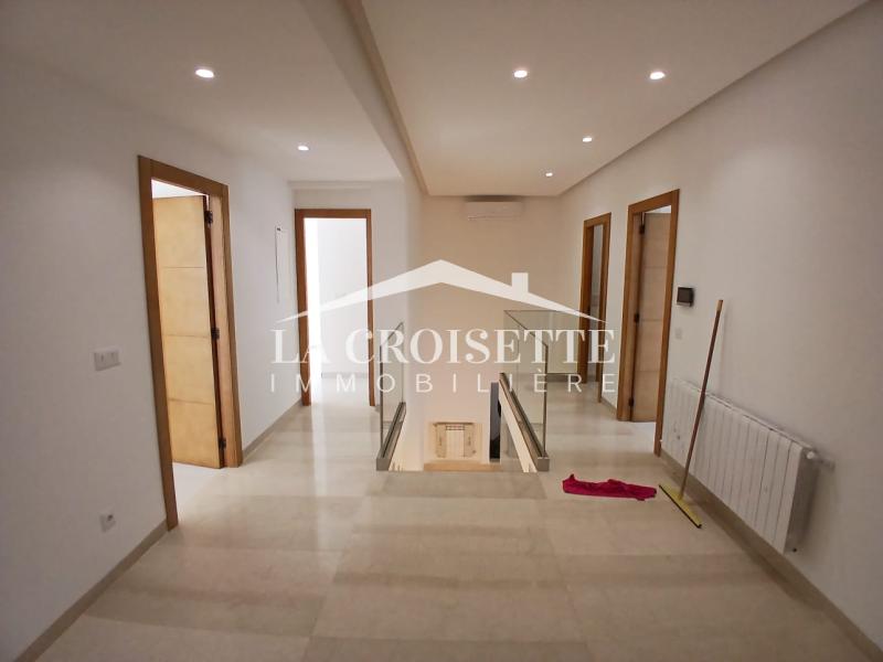 Duplex S+4 avec jardin aux Jardins de Carthage