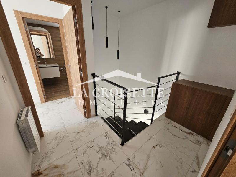 Duplex S+2 avec Jardin et piscine aux Jardins de Carthage 