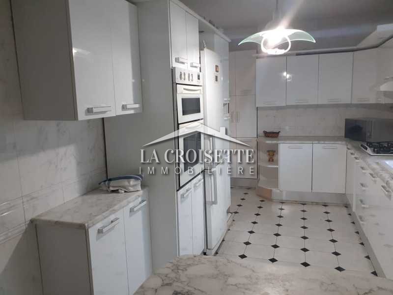 Etage de villa S+3 meublé  à la Marsa 