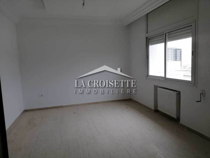 Étage de villa S+3 à La Soukra 