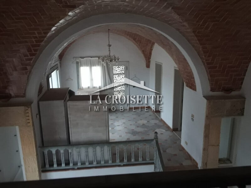 Etage de villa S+1 à La Soukra 