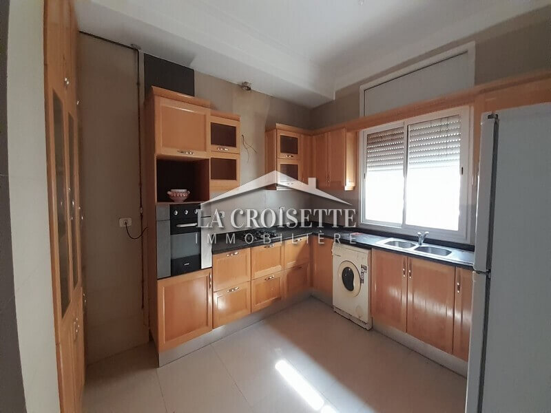 Etage de villa S+3 meublé à La Marsa