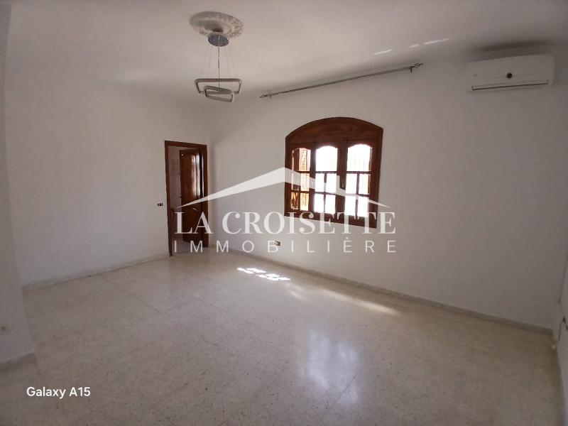 Etage de villa S+2 à La Marsa