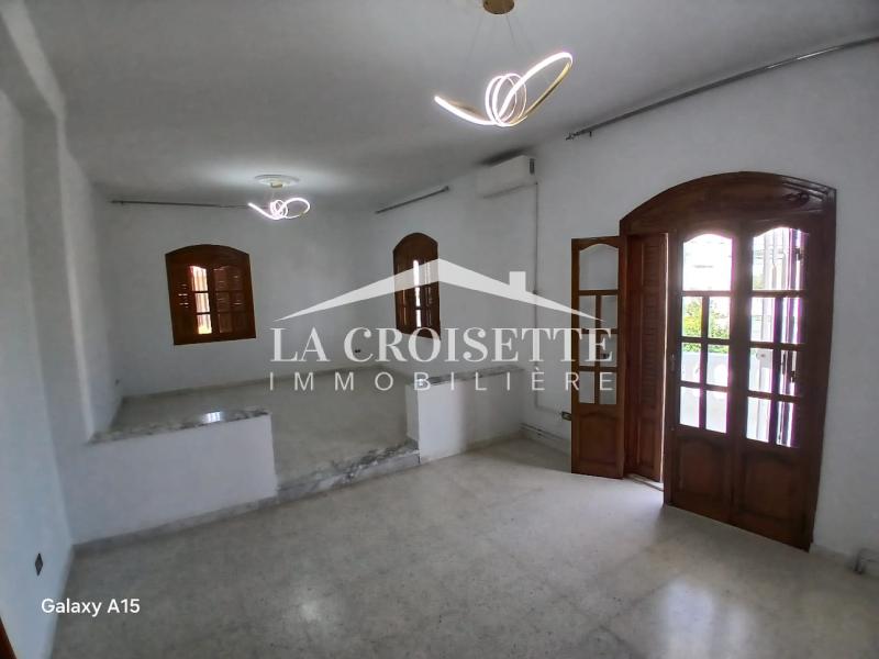 Etage de villa S+2 à La Marsa