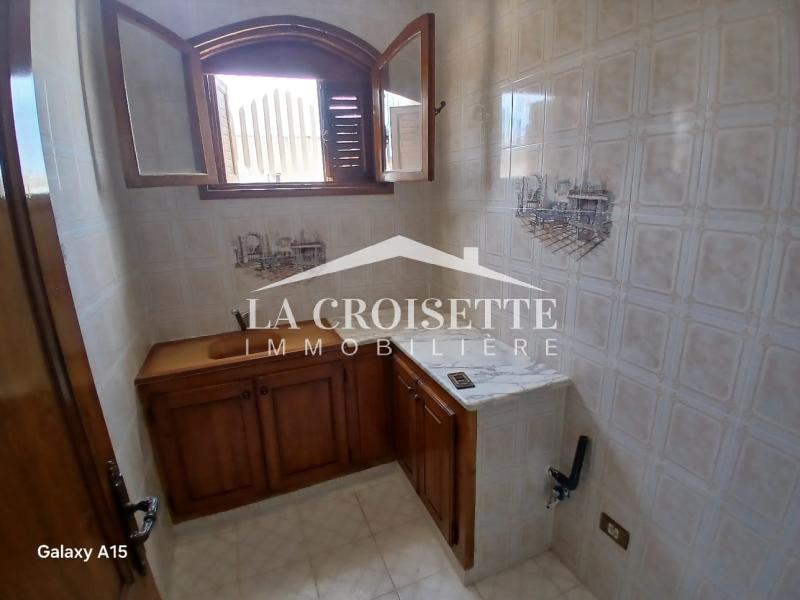 Etage de villa S+2 à La Marsa