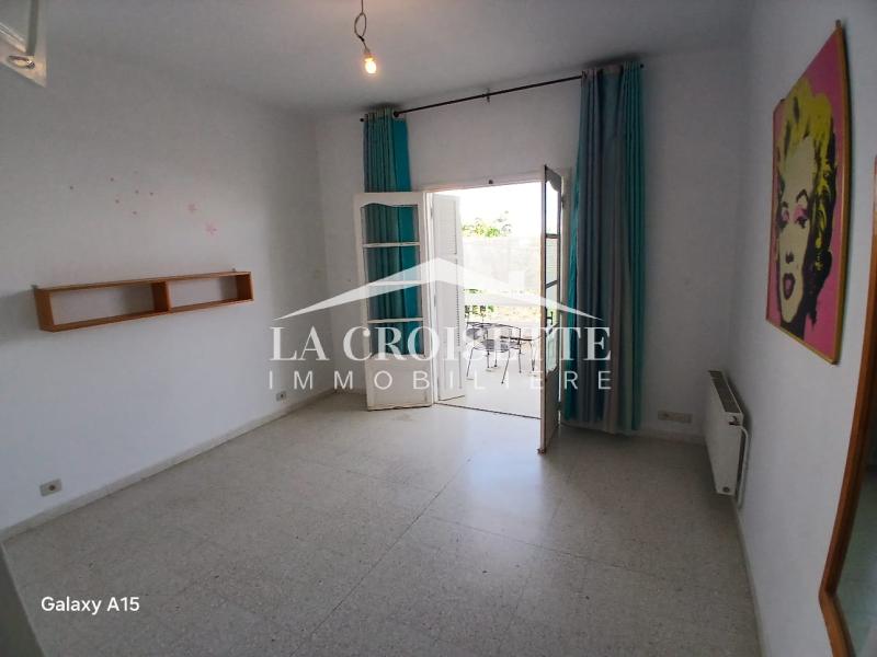 Etage de villa S+5 à La Marsa 
