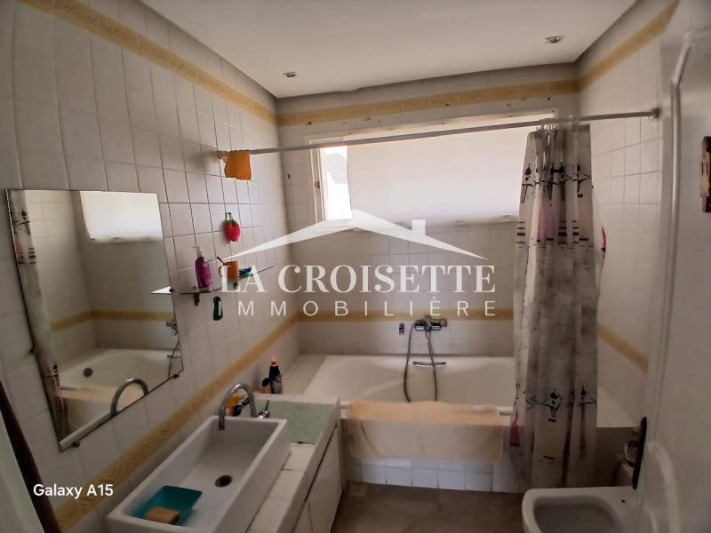 Etage de villa S+5 à La Marsa 