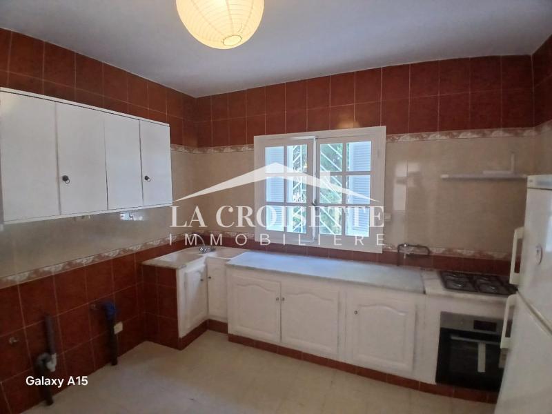 Etage de villa S+4 à La Marsa