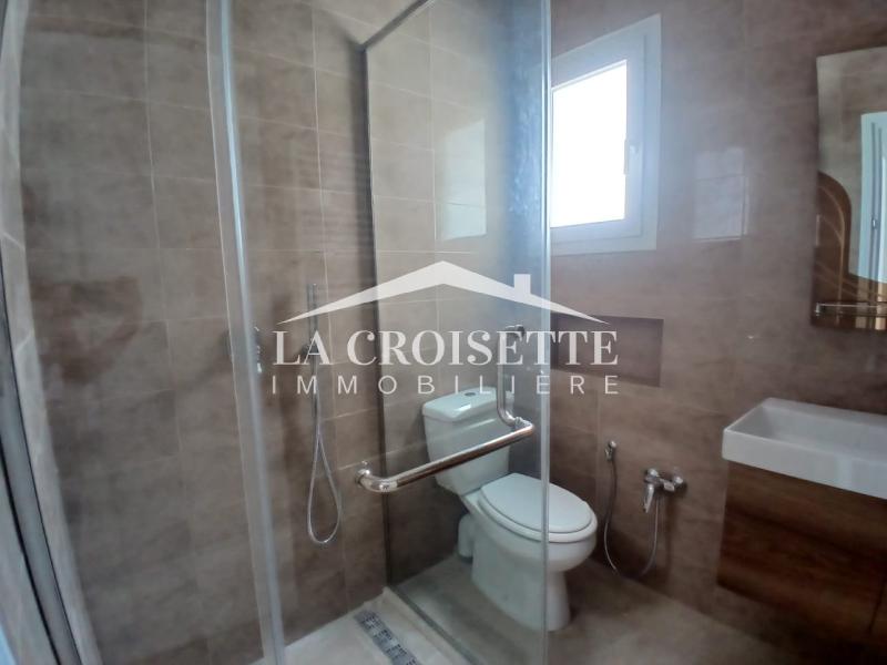 Etage de villa S+3 à La Marsa