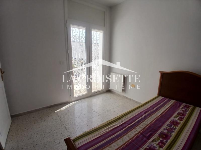 Etage de villa S+3 à La Marsa