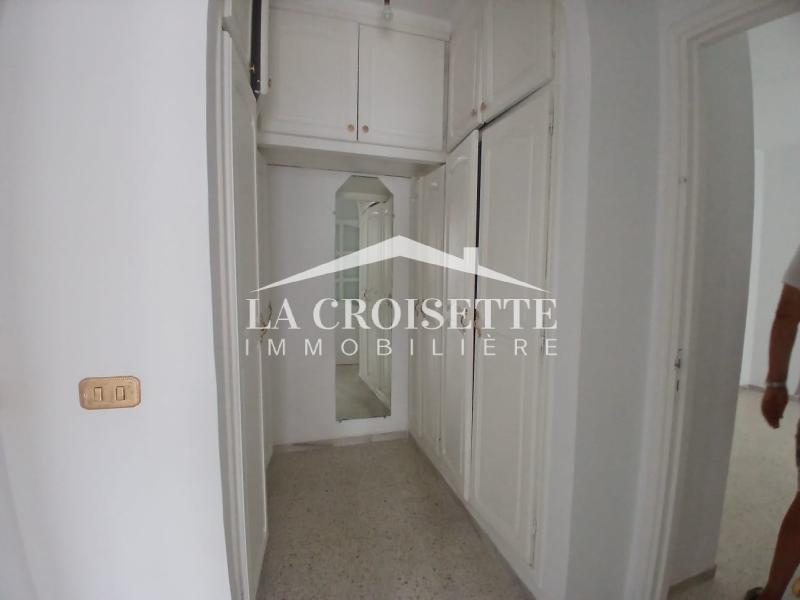 Etage de villa S+3 à La Marsa