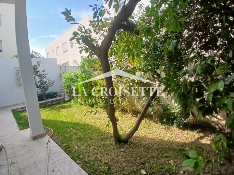 Etage de villa S+3 à La Marsa