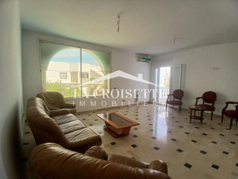 Etage de villa S+3 à La Marsa