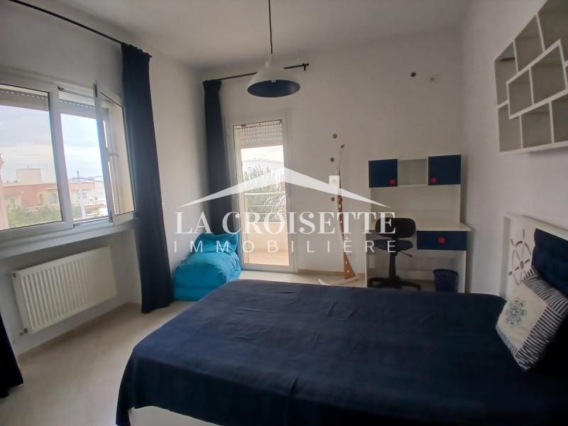 Étage de villa meublé S+3 à La Marsa