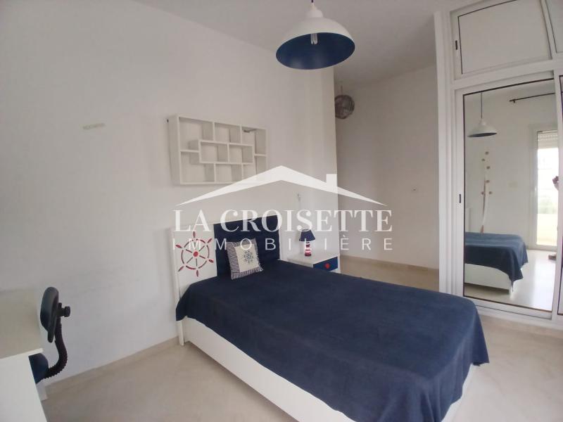 Étage de villa meublé S+3 à La Marsa
