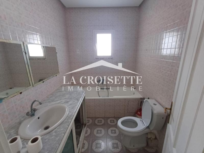 Etage de Villa S+3 à La Marsa