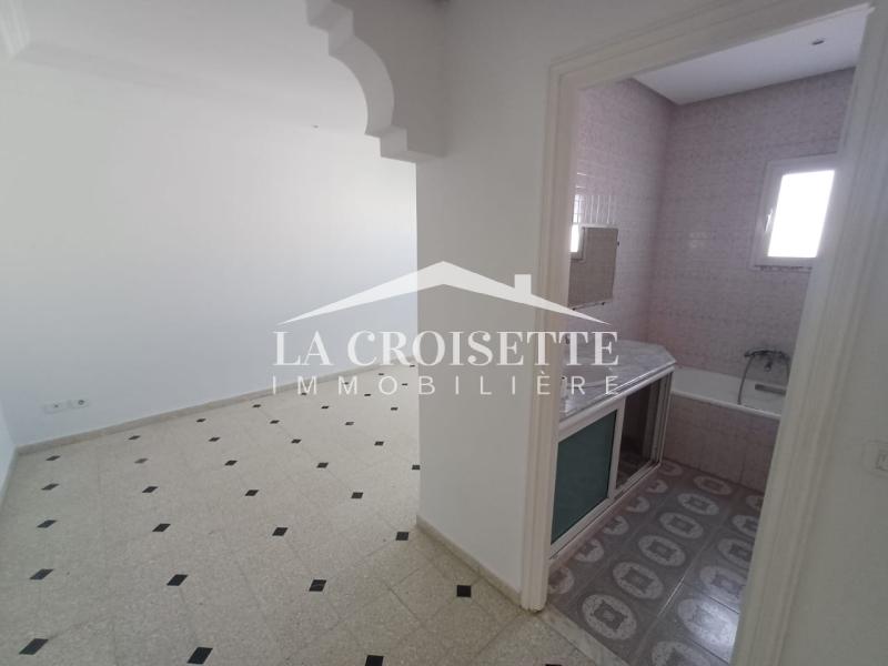 Etage de Villa S+3 à La Marsa