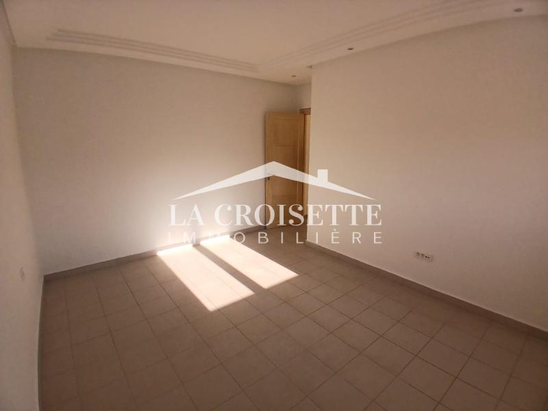 Étage de villa S+3 à La Soukra