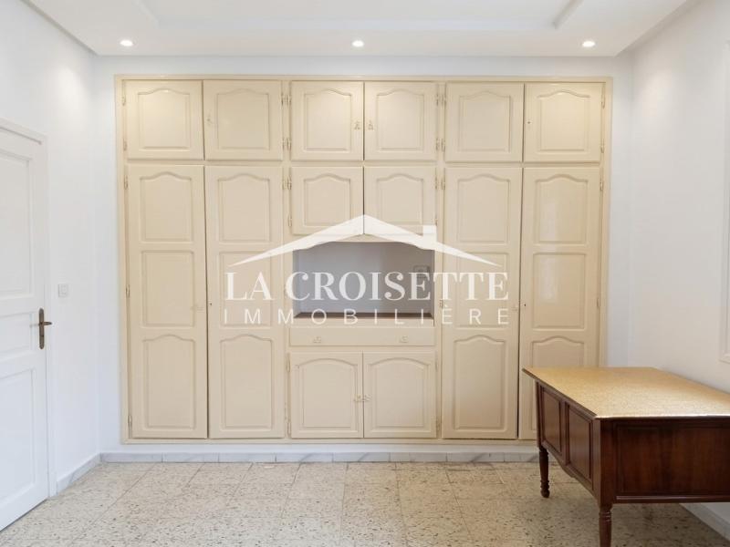 Etage de villa S+2 à La Marsa