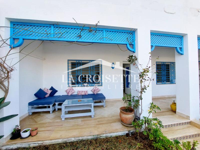 Rez-de-chaussée de villa meublé S+3 avec  Jardin à La Marsa