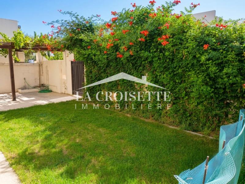 Rez-de-chaussée de villa  S+3 avec jardin à Gammarth
