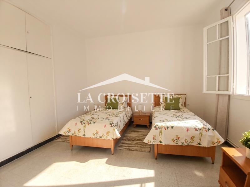 Rez-de-chaussée de villa meublé S+3 avec jardin