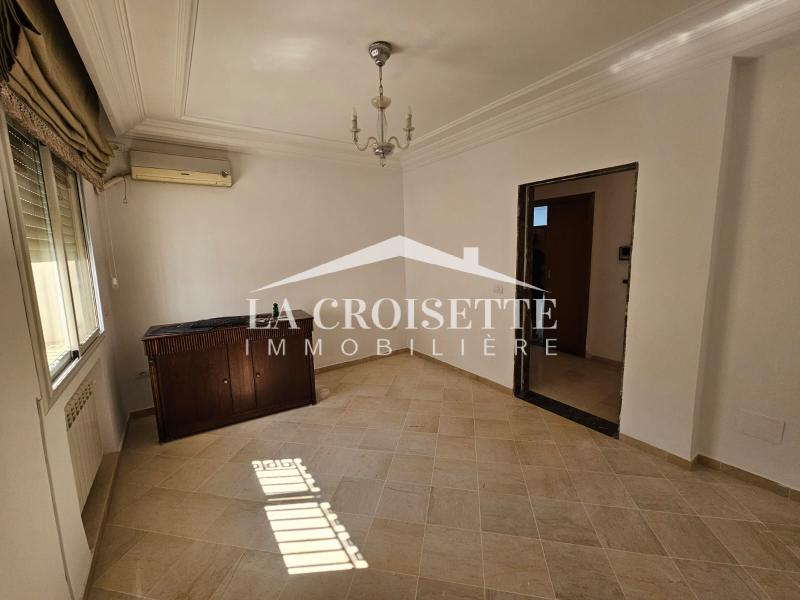 Rez-de-chaussée de villa s+2 avec jardin à Ain Zaghouan Nord