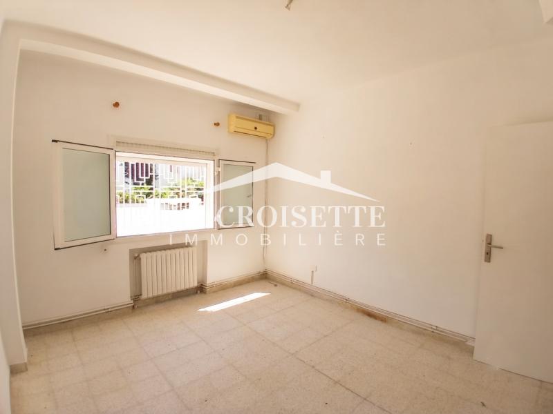 Rez-de-chaussée de villa S+3 à La Marsa