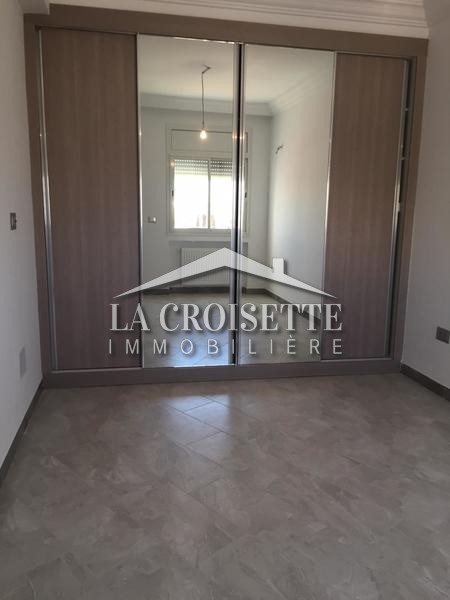 Triplex S+3 avec jardin à Gammarth Village 