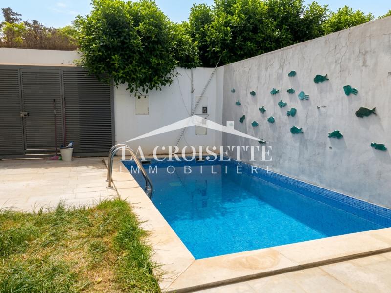 Triplex S+4 avec piscine à Gammarth 