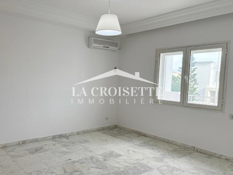 Triplex S+5 avec jardin aux Berges du Lac 2