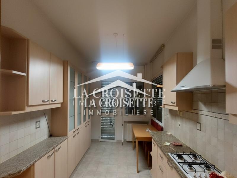 Triplex S+4 avec jardin à La Marsa