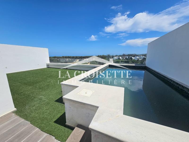 Triplex S+3 avec piscine à Gammarth