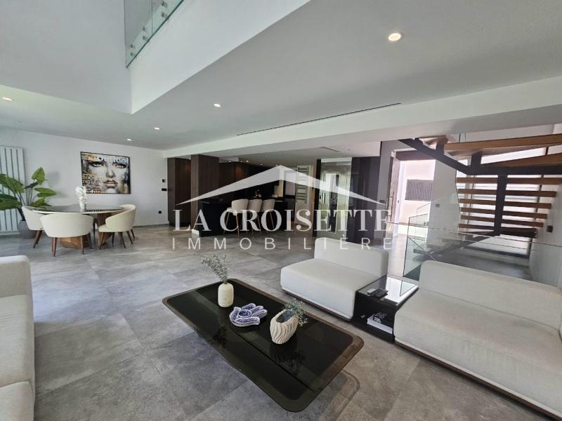 Triplex S+3 avec piscine à Gammarth