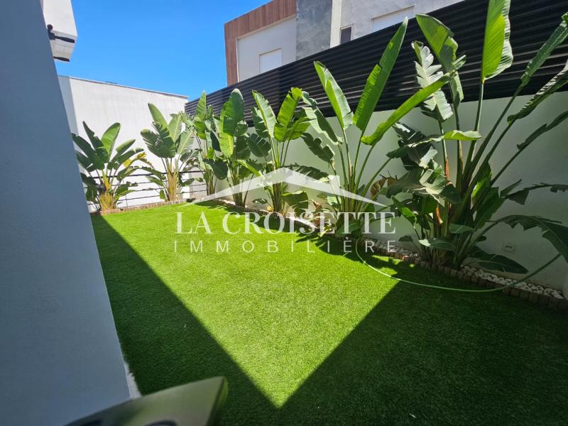 Triplex S+3 avec piscine à Gammarth