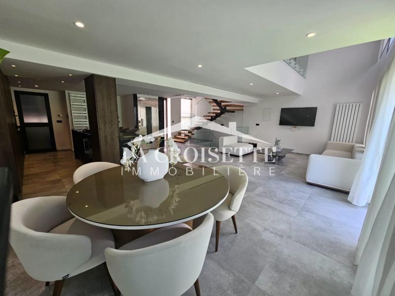 Triplex S+3 avec piscine à Gammarth