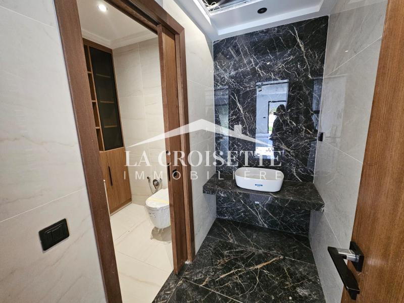 Triplex S+3 avec piscine aux Jardins de Carthage