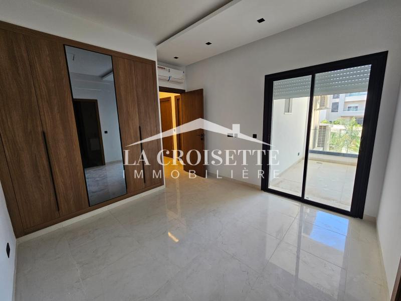 Triplex S+3 avec piscine aux Jardins de Carthage