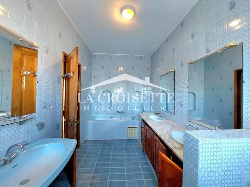 Villa S+4 à La Marsa