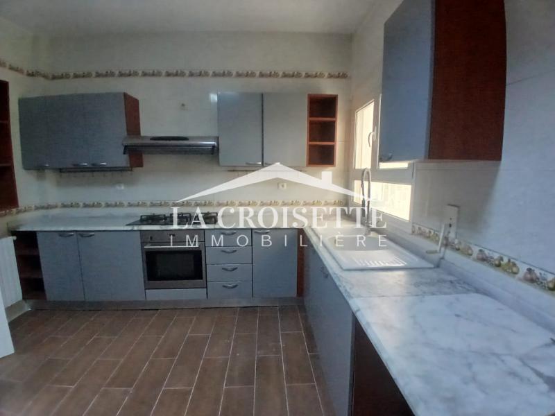 Villa S+5 avec piscine à Gammarth