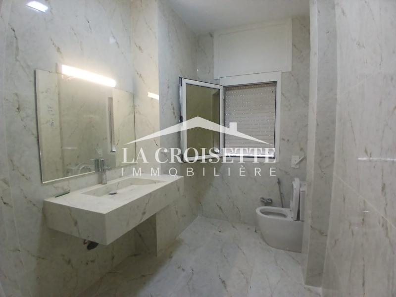 Villa S+5 avec piscine à Gammarth