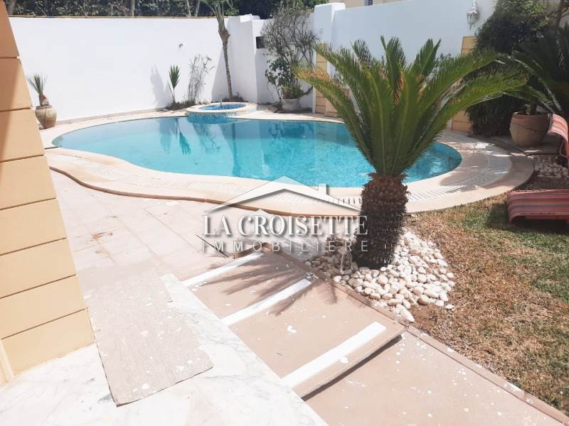 Villa S+5 avec piscine à Gammarth